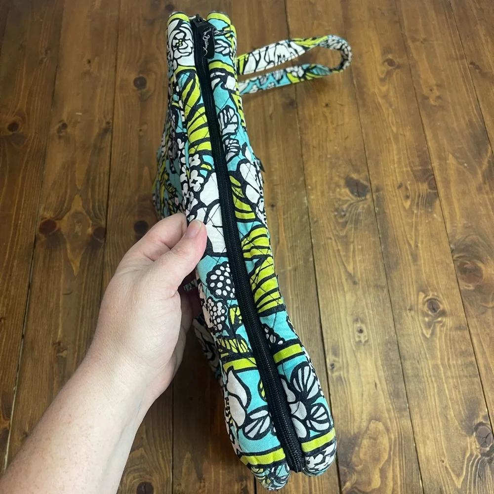 Vera Bradley Laptop travel tote in island blooms